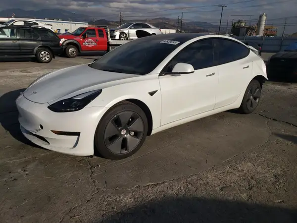 5YJ3E1EB2NF323974 2022 TESLA MODEL 3 - Image 1