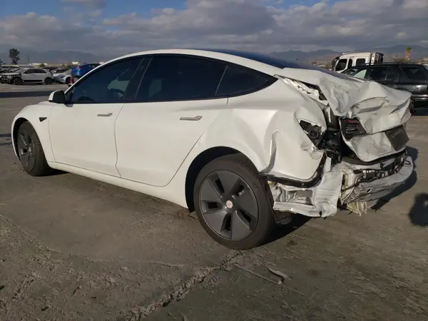 5YJ3E1EB2NF323974 2022 TESLA MODEL 3 - Image 2