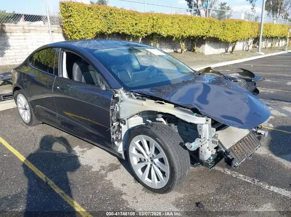 5YJ3E1EB2NF337857 2022 TESLA MODEL 3 - Image 1