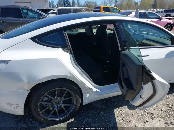 5YJ3E1EB2NF342136 2022 TESLA MODEL 3 - Image 8