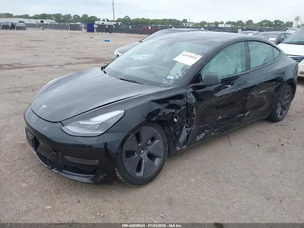 5YJ3E1EB2NF351211 2022 TESLA MODEL 3 - Image 2