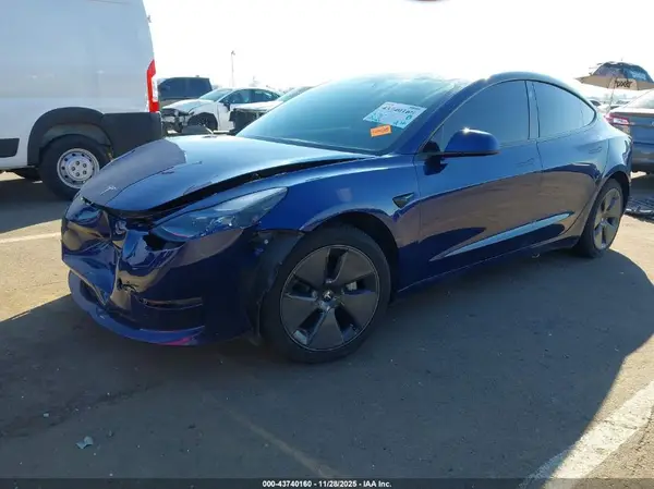 5YJ3E1EB2NF351807 2022 TESLA MODEL 3 - Image 2