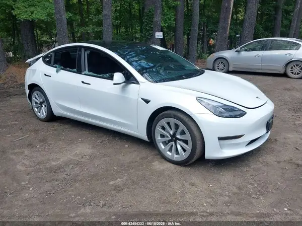 5YJ3E1EB2NF359485 2022 TESLA MODEL 3 - Image 1