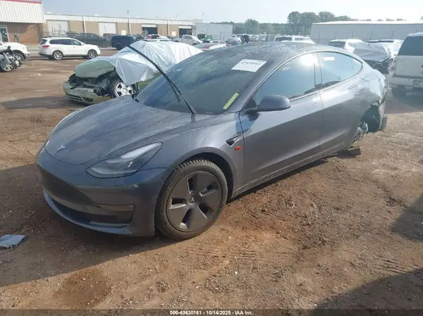 5YJ3E1EB2NF359910 2022 TESLA MODEL 3 - Image 2