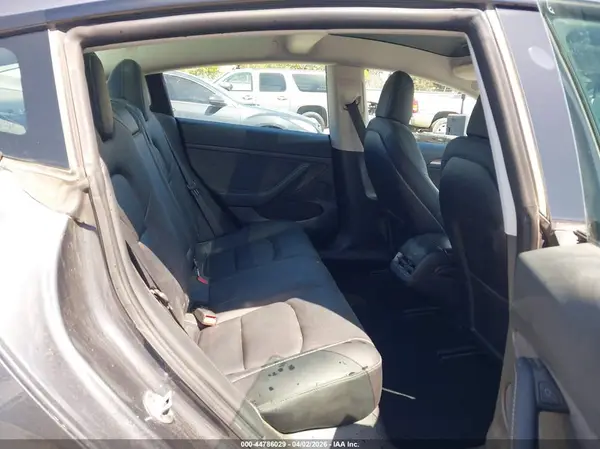 5YJ3E1EB2NF360491 2022 TESLA MODEL 3 - Image 8