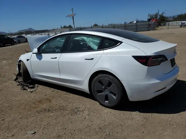 5YJ3E1EB2NF360510 2022 TESLA MODEL 3 - Image 2