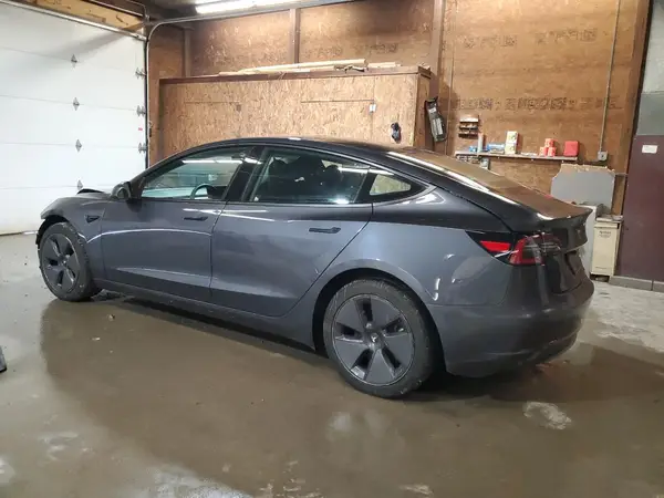 5YJ3E1EB2PF388844 2023 TESLA MODEL 3 - Image 2