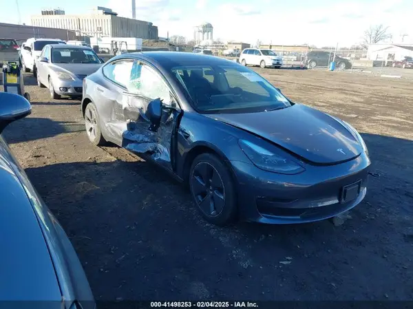 5YJ3E1EB2PF389542 2023 TESLA MODEL 3 - Image 1