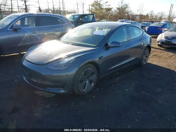 5YJ3E1EB2PF389542 2023 TESLA MODEL 3 - Image 2