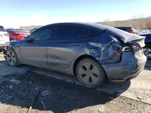 5YJ3E1EB2PF392859 2023 TESLA MODEL 3 - Image 2