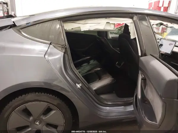 5YJ3E1EB2PF416352 2023 TESLA MODEL 3 - Image 8
