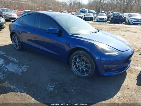 5YJ3E1EB2PF602781 2023 TESLA MODEL 3 - Image 1