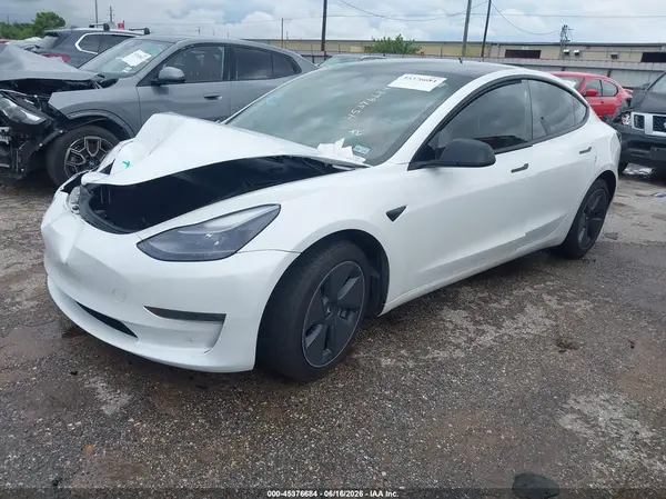 5YJ3E1EB2PF609911 2023 TESLA MODEL 3 - Image 2