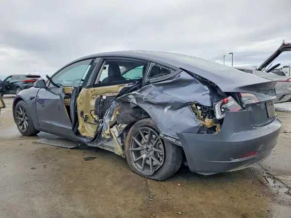 5YJ3E1EB2PF629883 2023 TESLA MODEL 3 - Image 2
