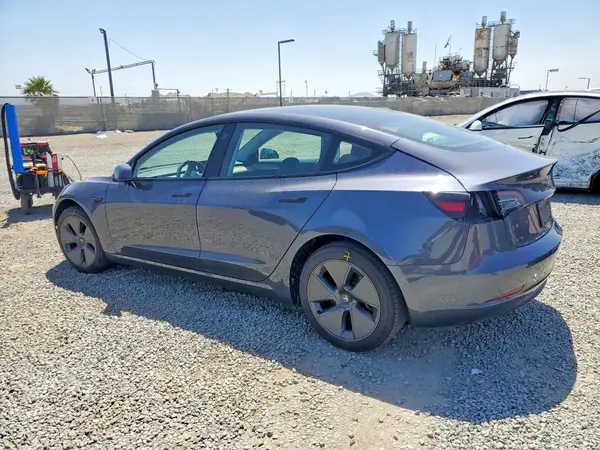 5YJ3E1EB2PF650541 2023 TESLA MODEL 3 - Image 2