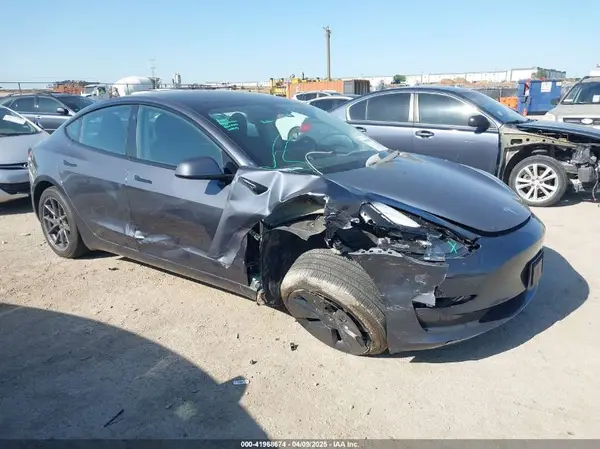 5YJ3E1EB2PF658915 2023 TESLA MODEL 3 - Image 1