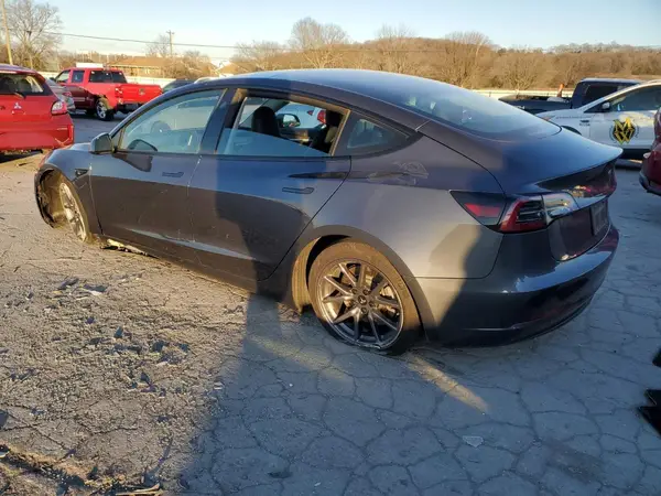 5YJ3E1EB2PF663340 2023 TESLA MODEL 3 - Image 2