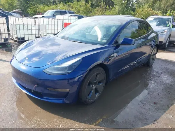5YJ3E1EB2PF666609 2023 TESLA MODEL 3 - Image 2