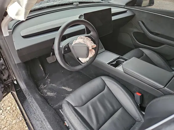 5YJ3E1EB2RF717237 2024 TESLA MODEL 3 - Image 8