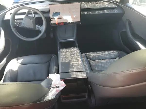 5YJ3E1EB2RF734555 2024 TESLA MODEL 3 - Image 8