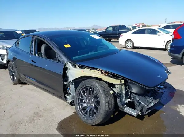 5YJ3E1EB2RF735592 2024 TESLA MODEL 3 - Image 1