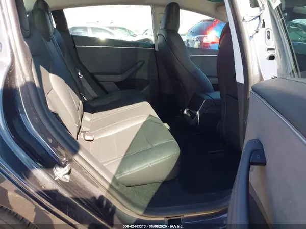 5YJ3E1EB2RF735592 2024 TESLA MODEL 3 - Image 8