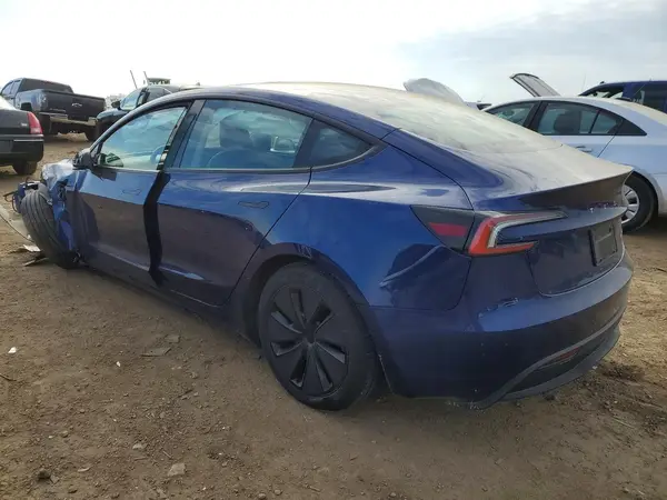 5YJ3E1EB2RF737021 2024 TESLA MODEL 3 - Image 2