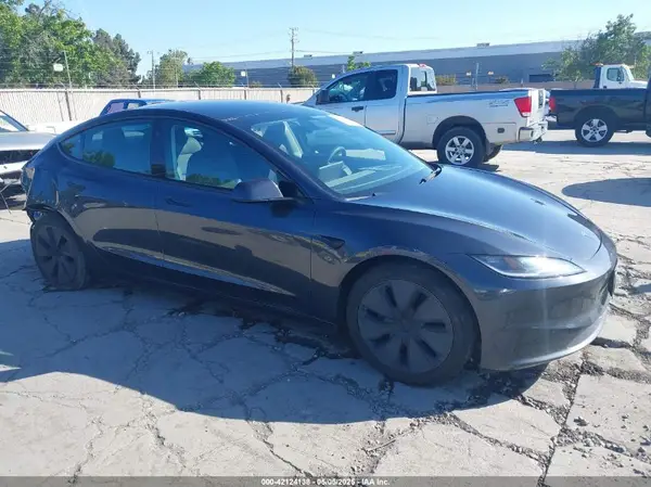 5YJ3E1EB2RF740291 2024 TESLA MODEL 3 - Image 1