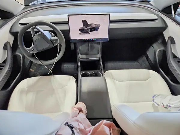 5YJ3E1EB2RF754675 2024 TESLA MODEL 3 - Image 8