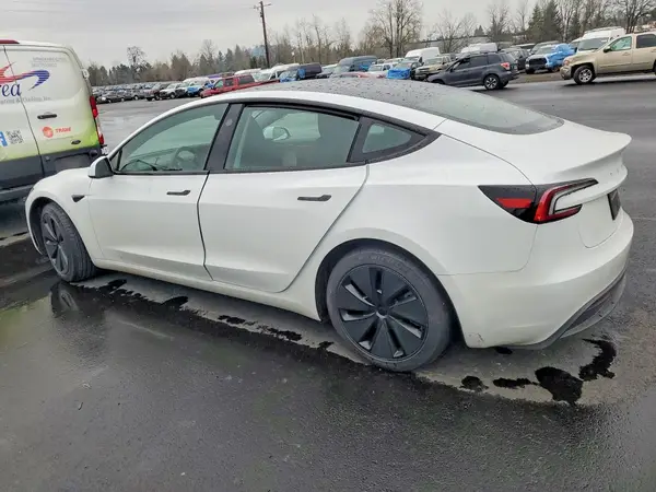5YJ3E1EB2RF769967 2024 TESLA MODEL 3 - Image 2