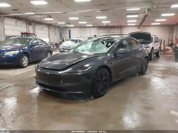 5YJ3E1EB2RF792911 2024 TESLA MODEL 3 - Image 2