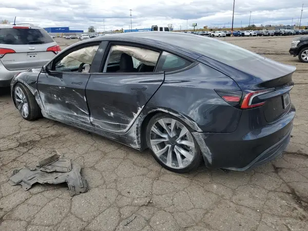 5YJ3E1EB2RF798417 2024 TESLA MODEL 3 - Image 2