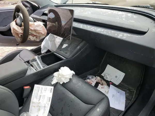 5YJ3E1EB2RF798417 2024 TESLA MODEL 3 - Image 8