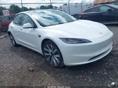 5YJ3E1EB2RF810761 2024 TESLA MODEL 3