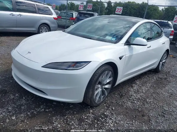 5YJ3E1EB2RF810761 2024 TESLA MODEL 3 - Image 2