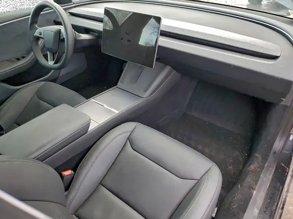 5YJ3E1EB2RF821498 2024 TESLA MODEL 3 - Image 8