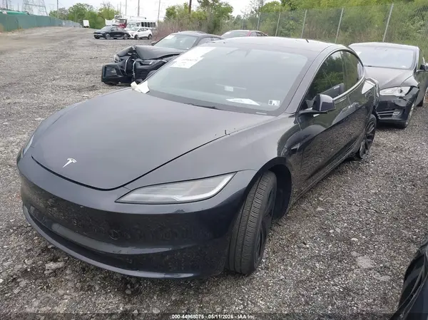 5YJ3E1EB2RF830119 2024 TESLA MODEL 3 - Image 2