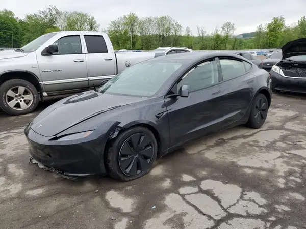 5YJ3E1EB2RF833845 2024 TESLA MODEL 3 - Image 1