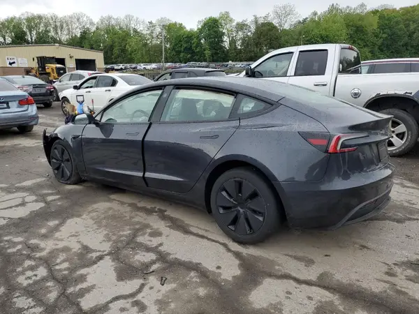 5YJ3E1EB2RF833845 2024 TESLA MODEL 3 - Image 2