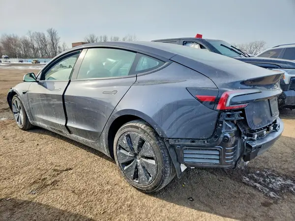 5YJ3E1EB2RF841928 2024 TESLA MODEL 3 - Image 2