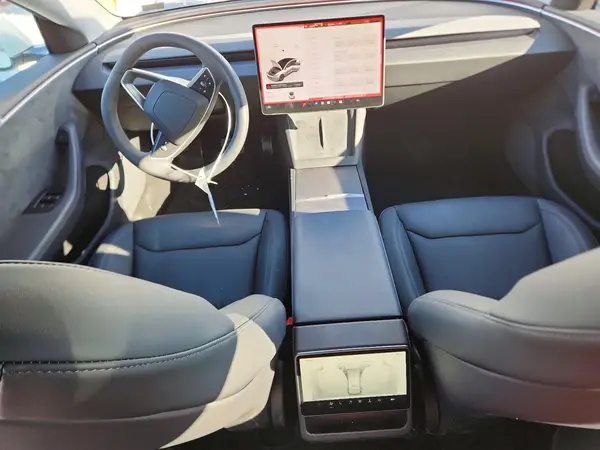 5YJ3E1EB2SF000505 2025 TESLA MODEL 3 - Image 8