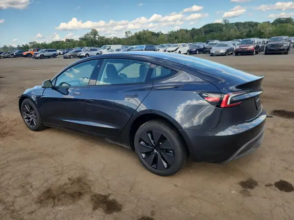 5YJ3E1EB2SF003548 2025 TESLA MODEL 3 - Image 2
