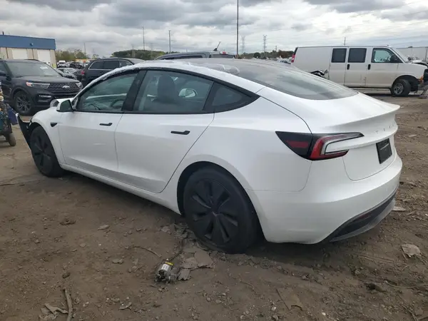 5YJ3E1EB2SF010242 2025 TESLA MODEL 3 - Image 2