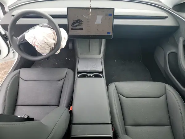 5YJ3E1EB2SF010242 2025 TESLA MODEL 3 - Image 8