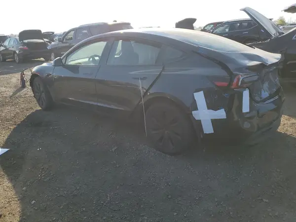 5YJ3E1EB2SF012251 2025 TESLA MODEL 3 - Image 2