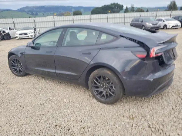 5YJ3E1EB2SF875308 2025 TESLA MODEL 3 - Image 2
