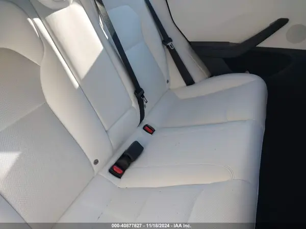 5YJ3E1EB2SF875728 2025 TESLA MODEL 3 - Image 8