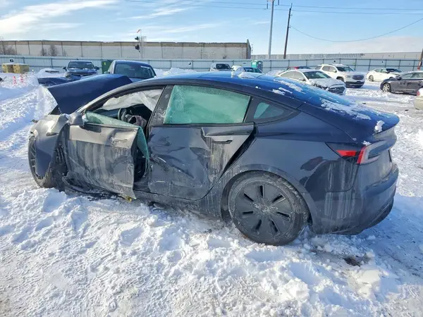 5YJ3E1EB2SF882162 2025 TESLA MODEL 3 - Image 2