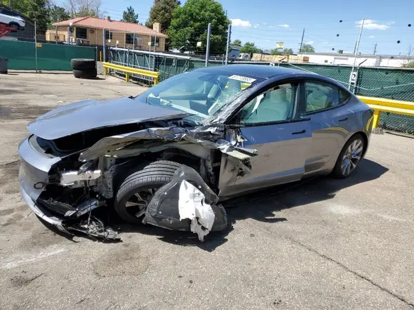 5YJ3E1EB2SF885529 2025 TESLA MODEL 3 - Image 1