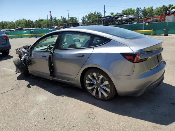 5YJ3E1EB2SF885529 2025 TESLA MODEL 3 - Image 2